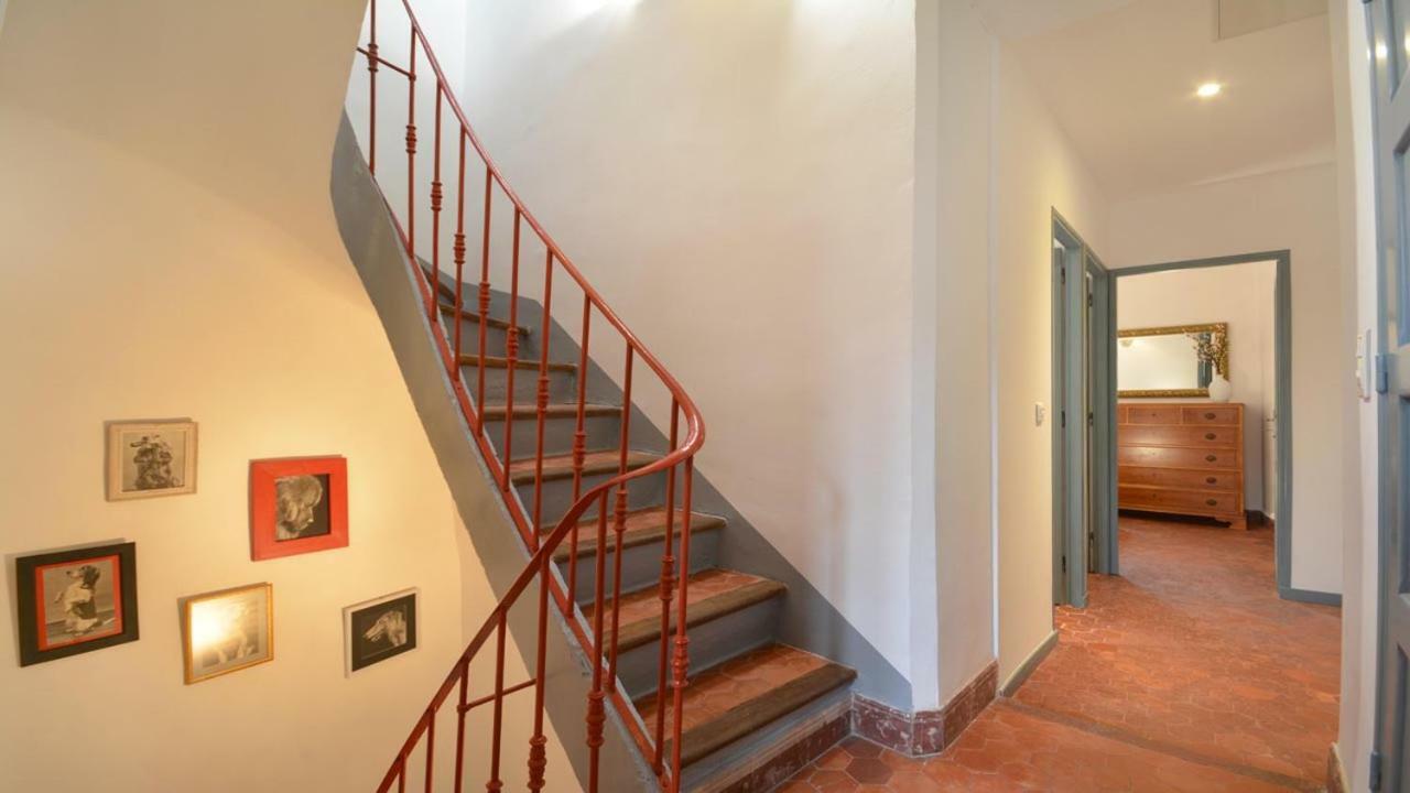 L'Escalier Rouge Villa อาร์ลส์ ภายนอก รูปภาพ