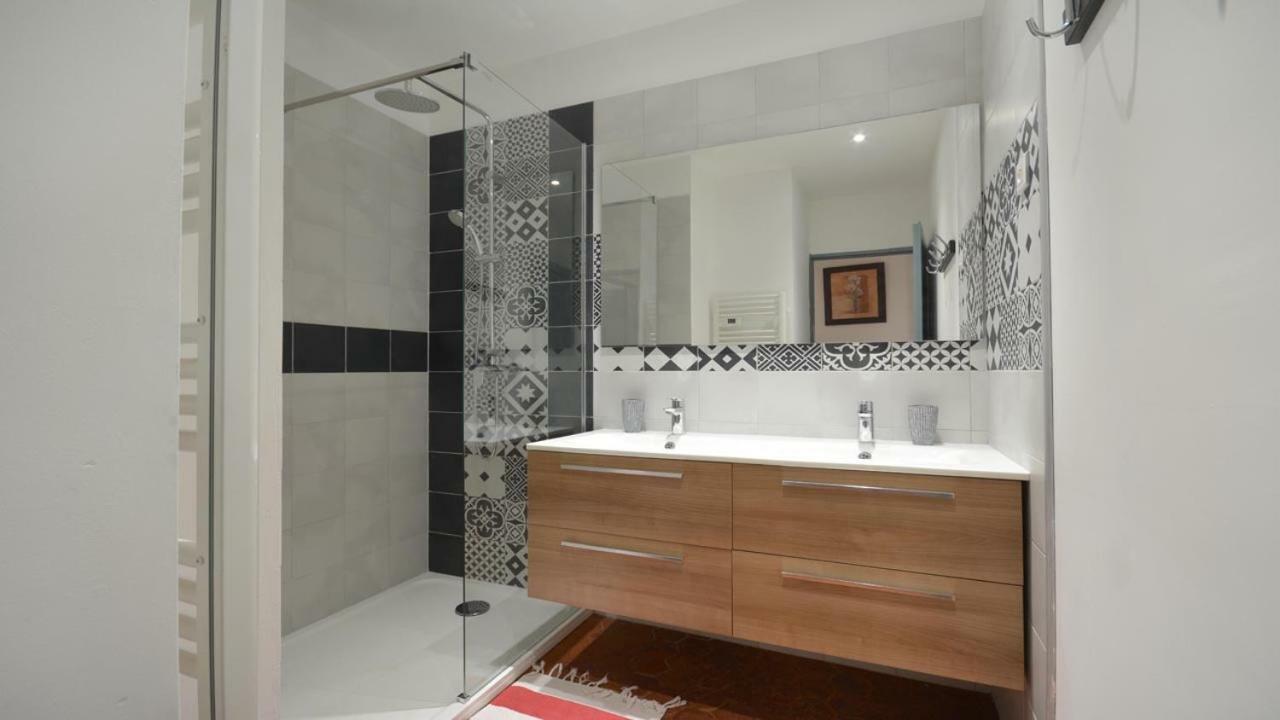 L'Escalier Rouge Villa อาร์ลส์ ภายนอก รูปภาพ