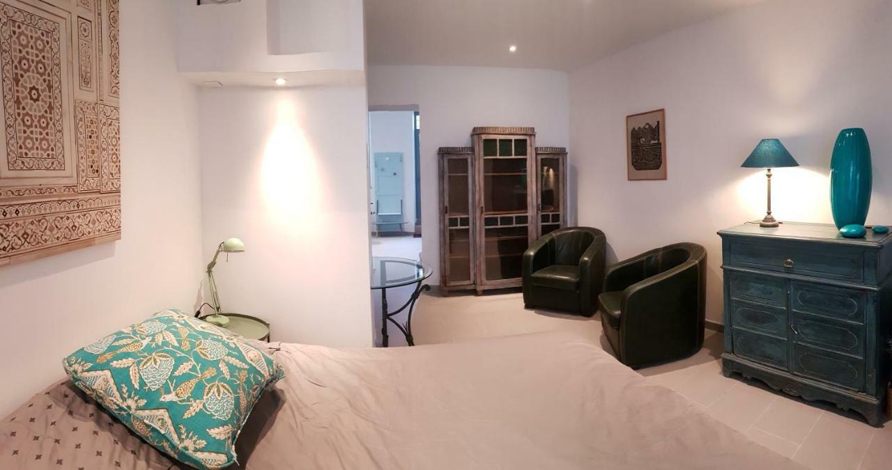 L'Escalier Rouge Villa อาร์ลส์ ภายนอก รูปภาพ