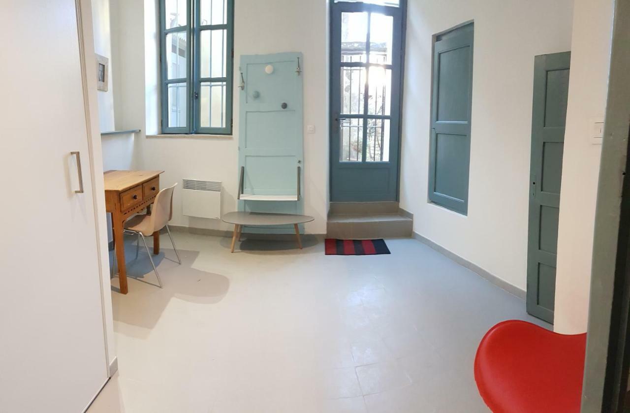 L'Escalier Rouge Villa อาร์ลส์ ภายนอก รูปภาพ
